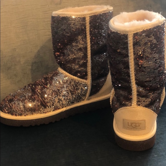 UGG Sparkly Bronze Sequin, Boots,7 - Picture 2 of 8